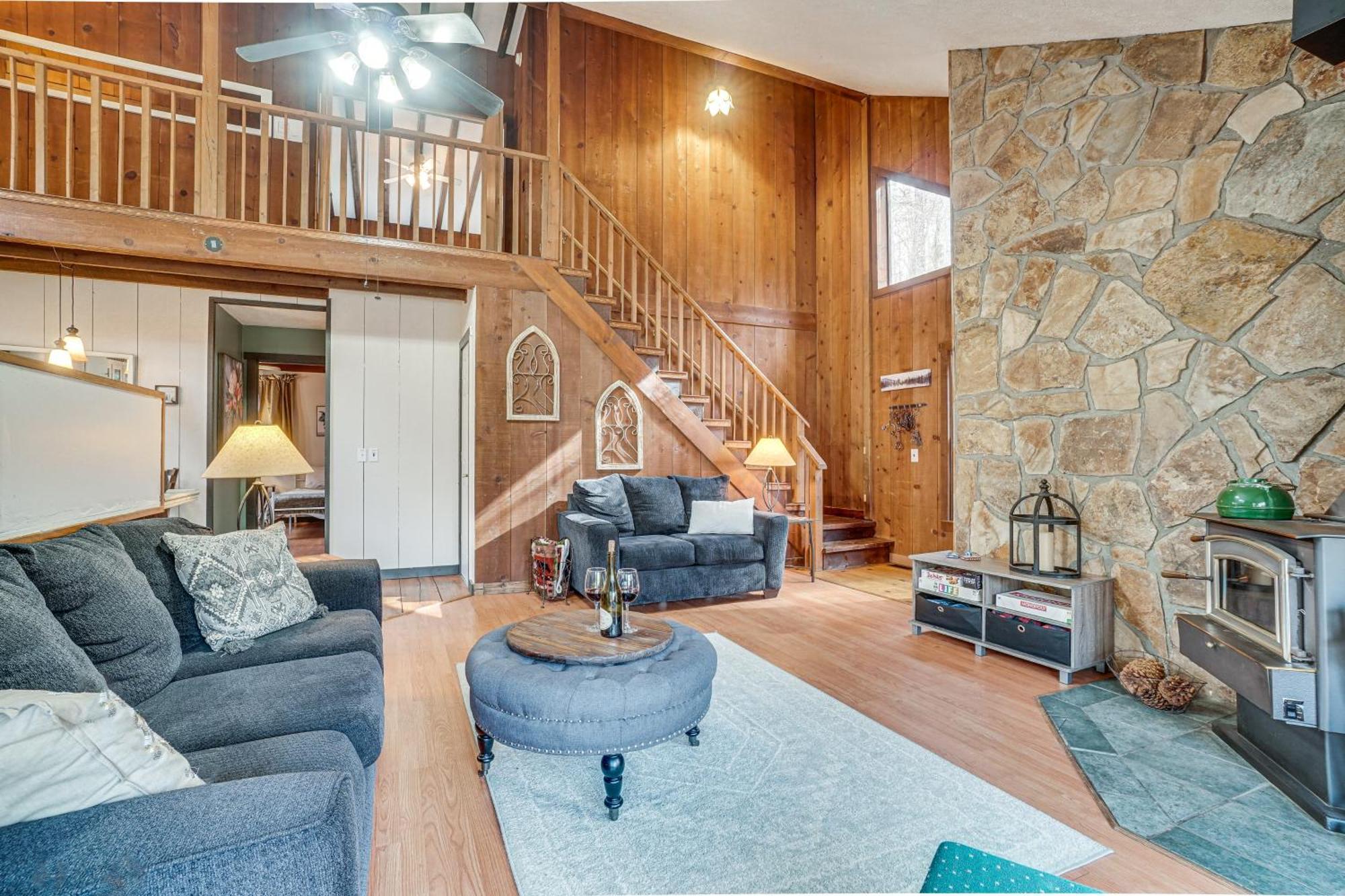 Charming Cabin With Fire Pit And Decks About 7 Mi To Helen Sautee Nacoochee المظهر الخارجي الصورة