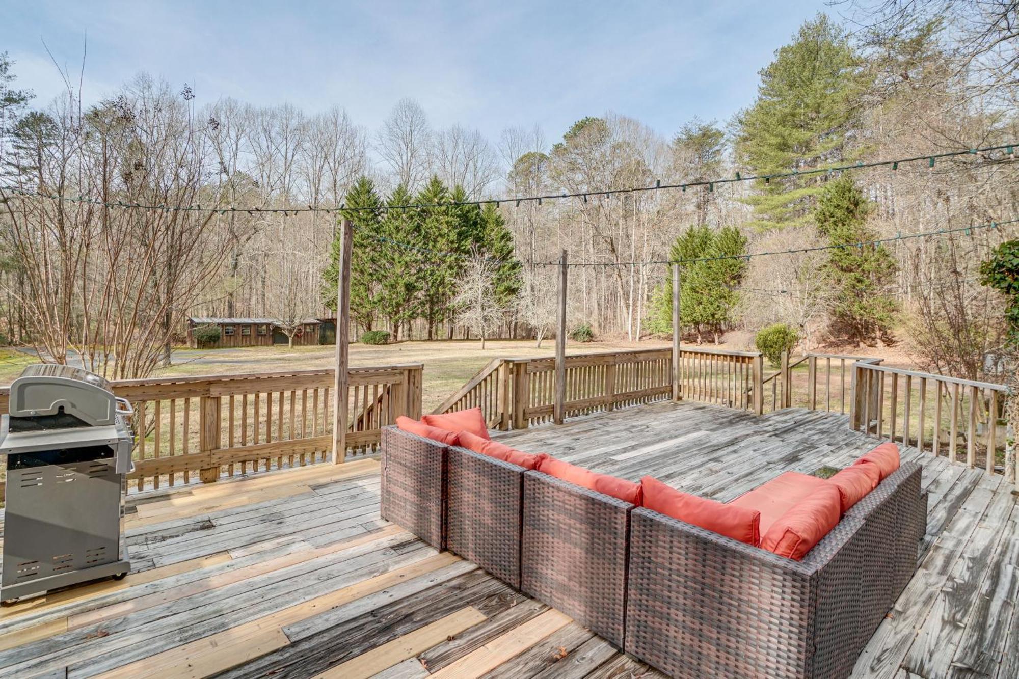 Charming Cabin With Fire Pit And Decks About 7 Mi To Helen Sautee Nacoochee المظهر الخارجي الصورة