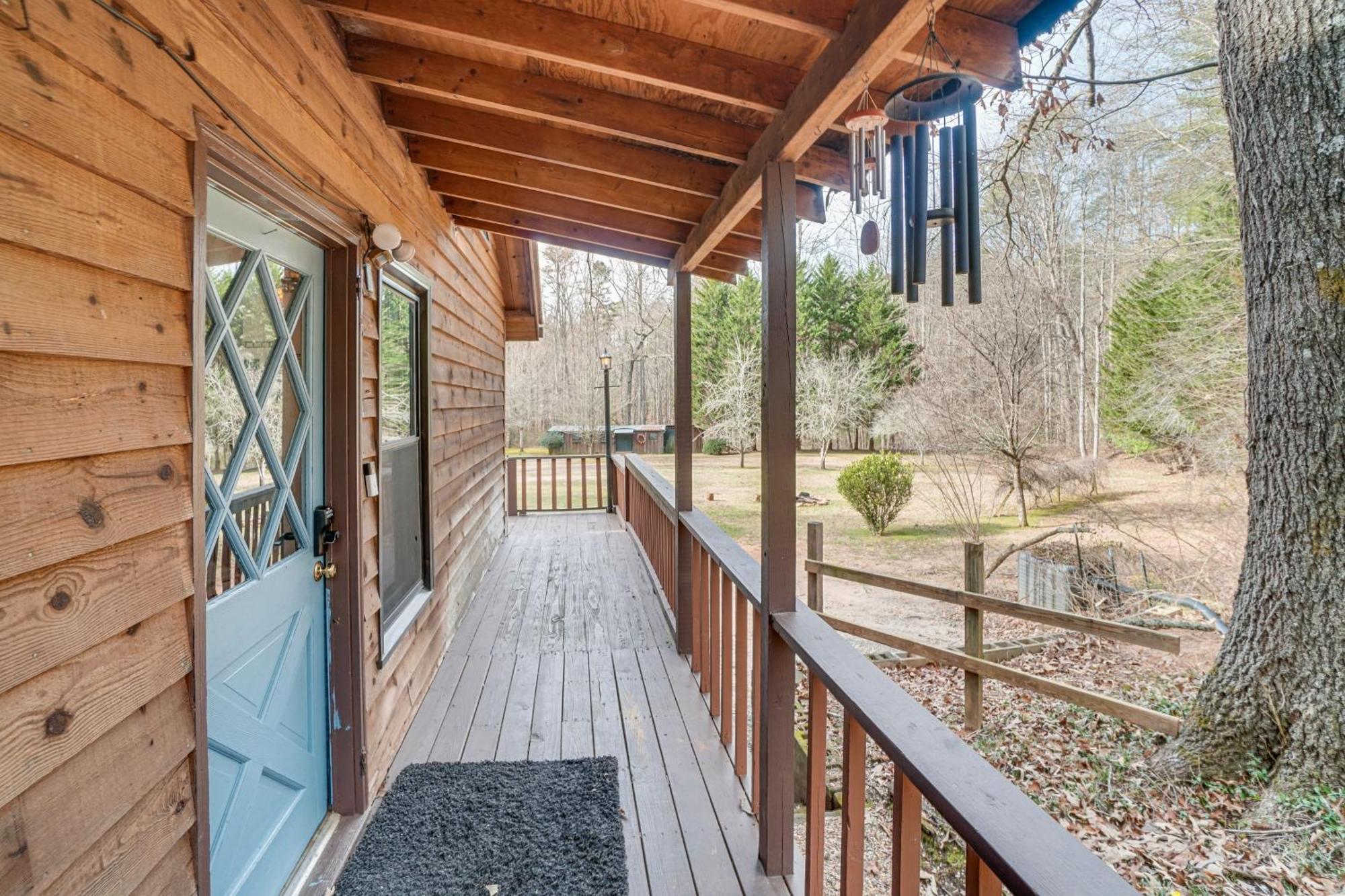 Charming Cabin With Fire Pit And Decks About 7 Mi To Helen Sautee Nacoochee المظهر الخارجي الصورة