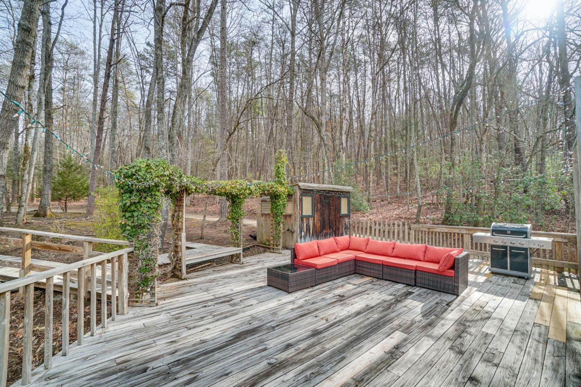 Charming Cabin With Fire Pit And Decks About 7 Mi To Helen Sautee Nacoochee المظهر الخارجي الصورة
