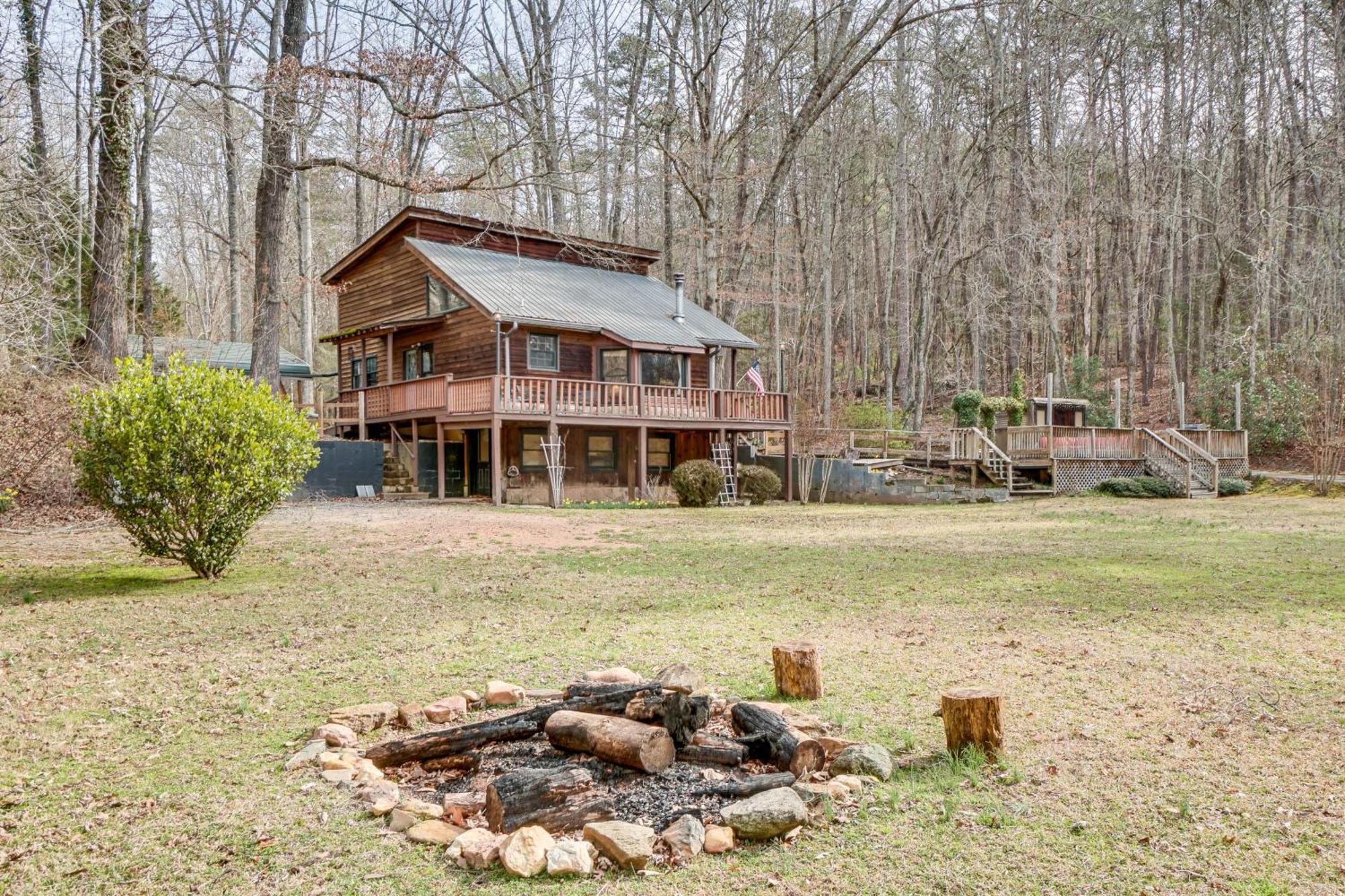 Charming Cabin With Fire Pit And Decks About 7 Mi To Helen Sautee Nacoochee المظهر الخارجي الصورة
